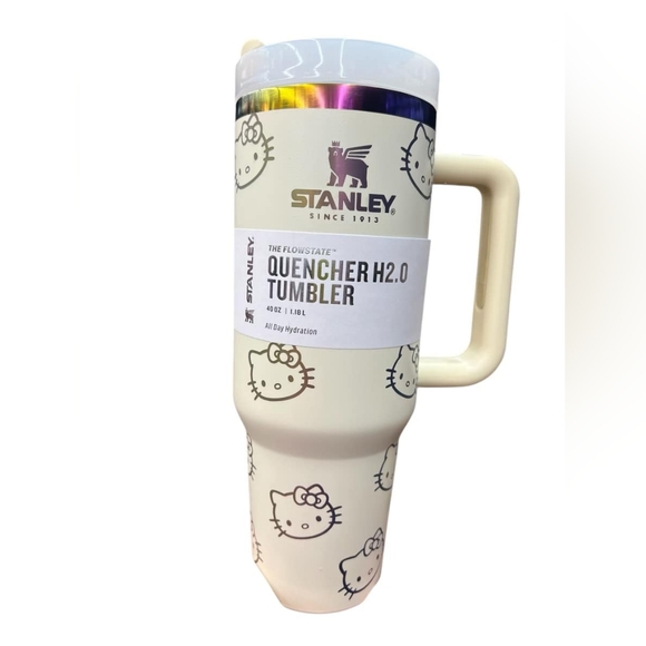 Stanley Quencher H2.0 Cream Tumbler with Hello Kitty - Picture 1 of 1